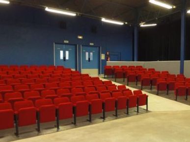salle des fêtes.jpg salle des fêtes.jpg