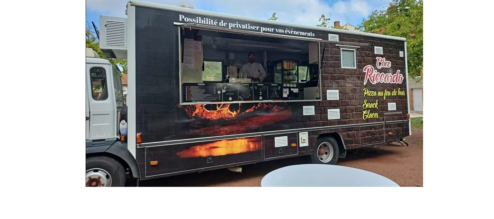 Camion pizza à Vinols