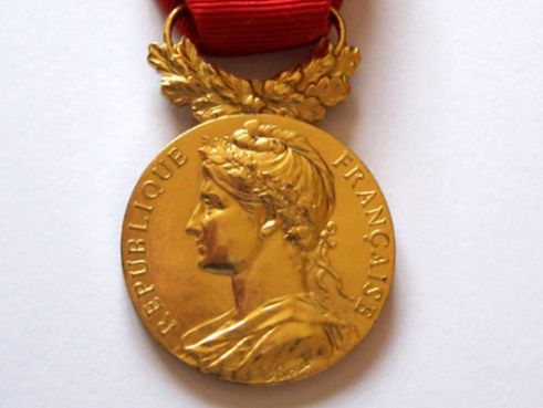 medaille-d_honneur-du-travail.jpg