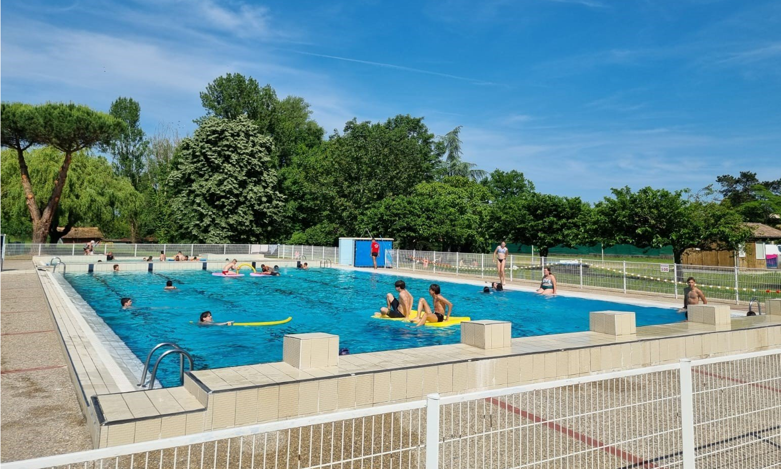 La piscine municipale est ouverte