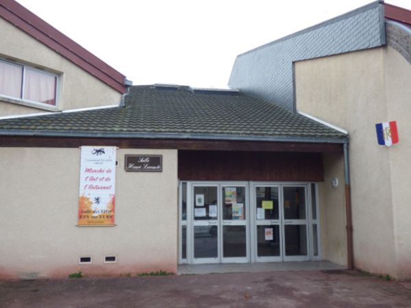 Salle des fêtes - Ezy-sur-Eure.jpg Salle des fêtes - Ezy-sur-Eure.jpg