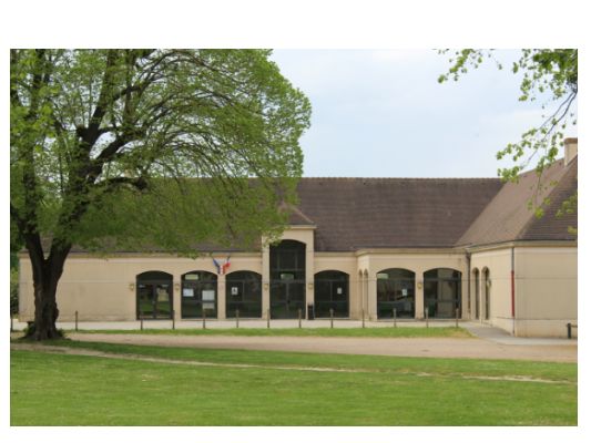 Salle polyvalente.JPG Salle polyvalente.JPG
