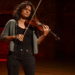 Concert tout public : chants à capella & avec tambourin à cordes et violon
