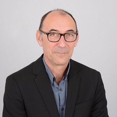 Yves ROBERT.jpg