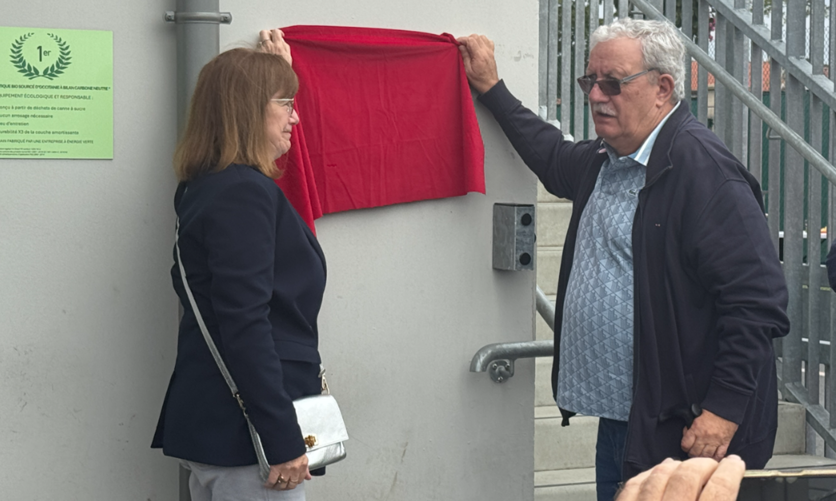 Une tribune en l'honneur Gisèle et François Enguilabert