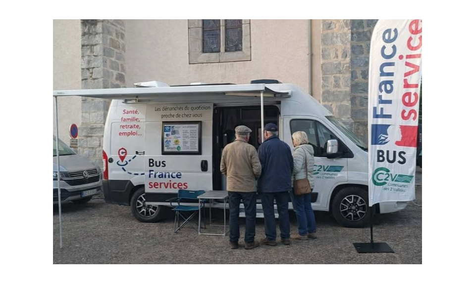 LE BUS FRANCE SERVICES ADAPTE SES DEPLACEMENTS