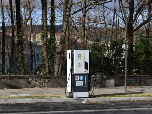 Borne électrique _1_.JPG